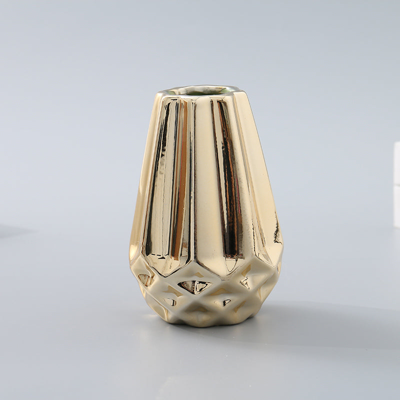 Diamond Design Vase (Gold)