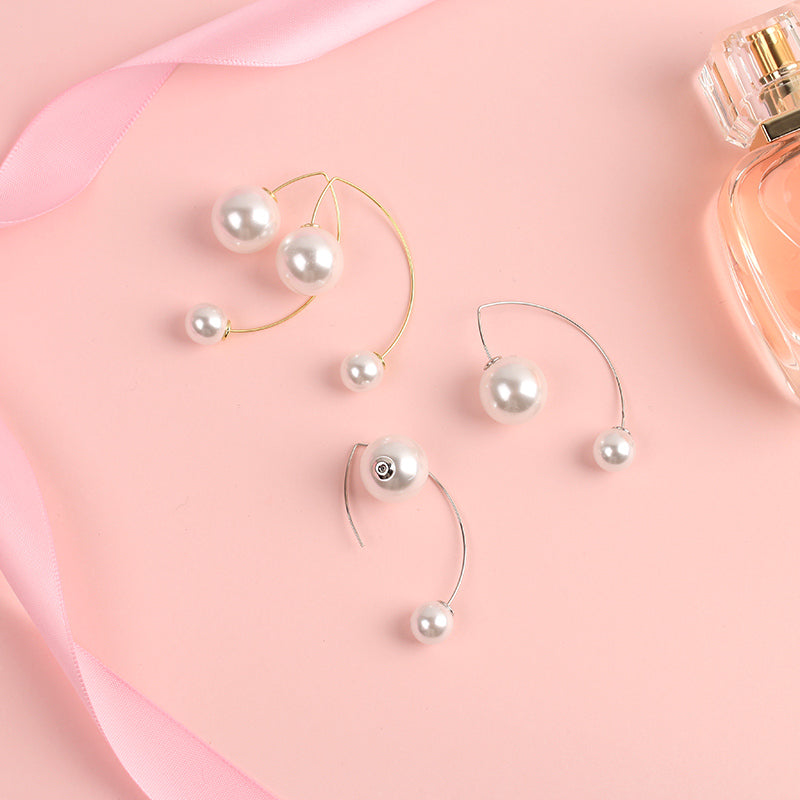 Vogue Trendy Pearl Earrings