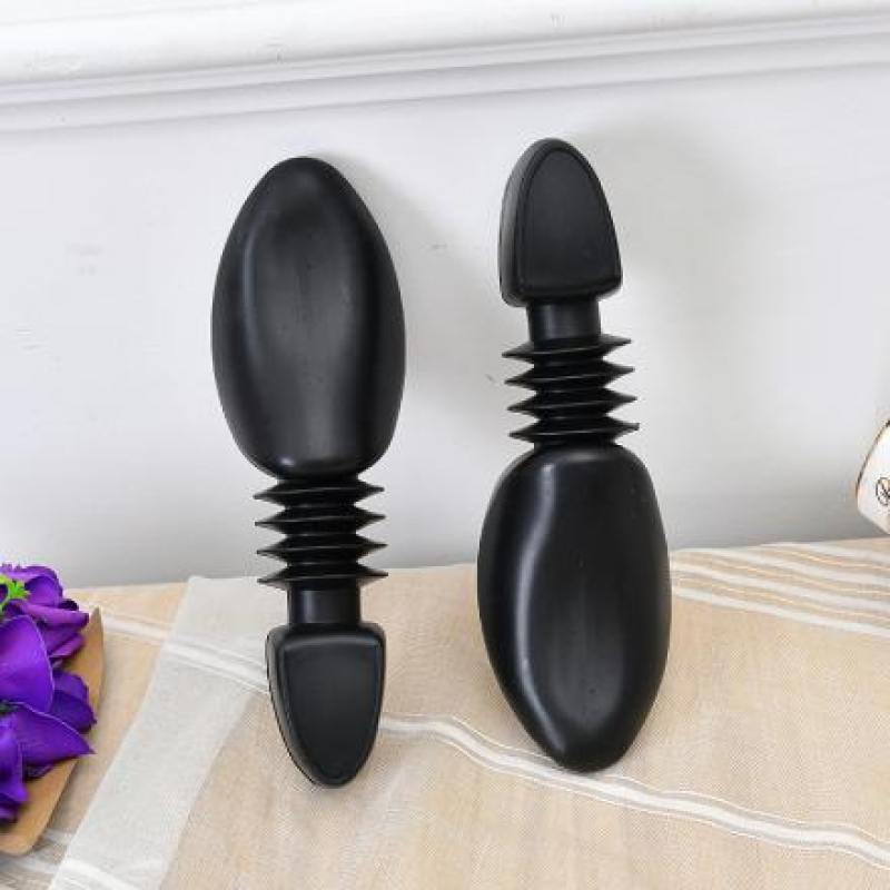 A Pair of Simple Fashion Shoe Stretcher (Woman)
