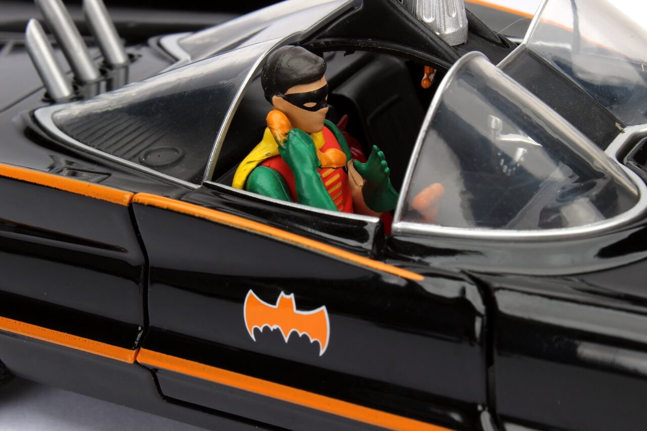 Jada Toys DC Comics Batman Classic TV Series Batmobile with Batman Figure Diecast Collection Set B 1:32 Scale | Official Licensed Metal Model Car & Collectible Action Figure
