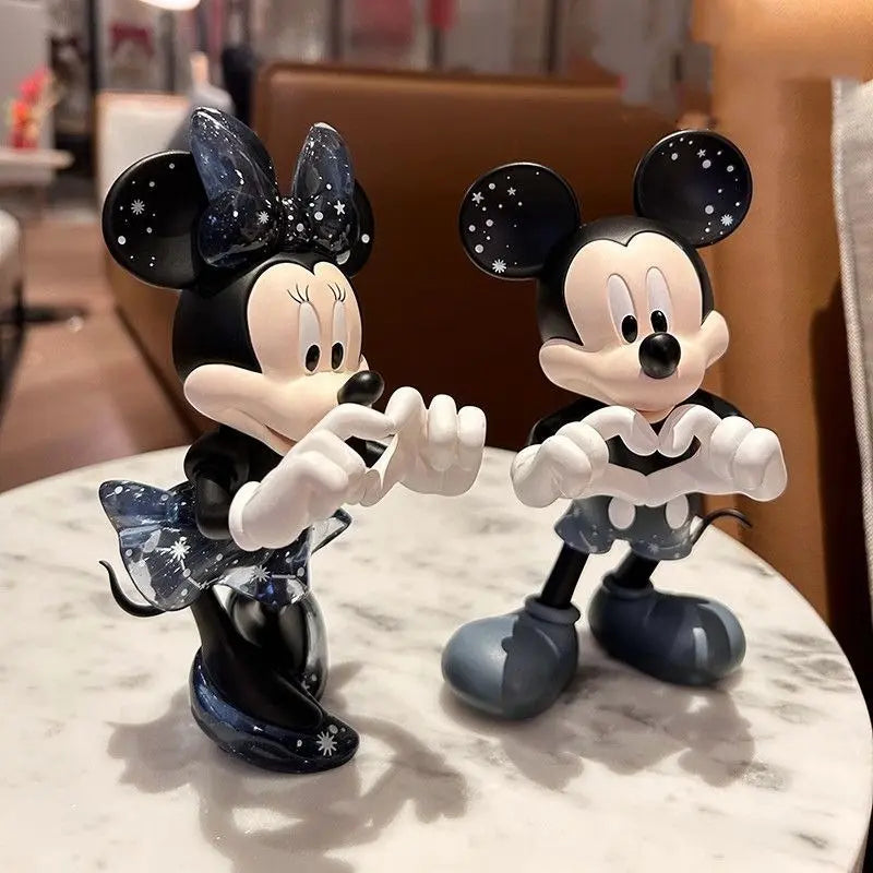 Mickey & Minnie Couple Figurine Set – Romantic Heart Pose Disney-Inspired Showpiece | Cute Cartoon Couple Decor for Home, Desk & Gift