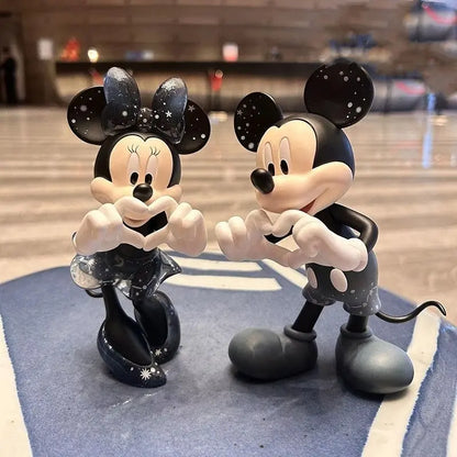 Mickey & Minnie Couple Figurine Set – Romantic Heart Pose Disney-Inspired Showpiece | Cute Cartoon Couple Decor for Home, Desk & Gift