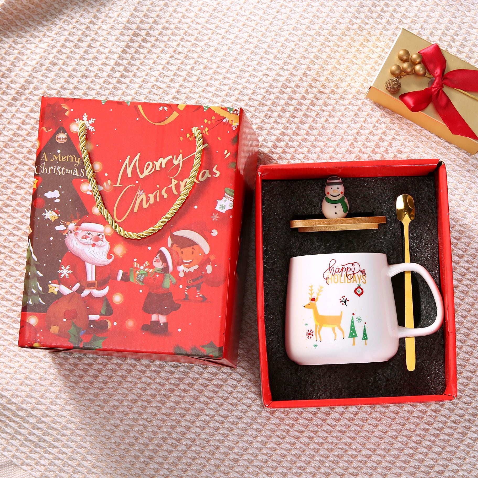 Christmas Theme Ceramic Coffee Mug with Wooden Lid, Golden Spoon & Gift Box – 400ml