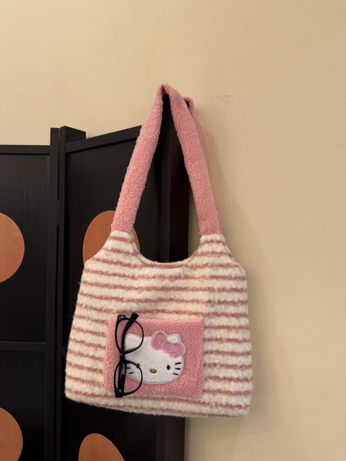 Kawaii Hello Kitty Plush Tote Bag – Soft Striped Shoulder Handbag for Girls | Cute Furry Mini Tote Purse (Pink & Brown)