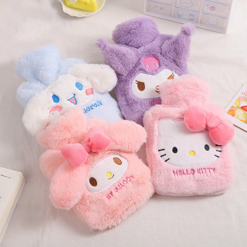 Kawaii Sanrio Plush Hot Water Bottle 500ml – Soft Furry Hello Kitty, Kuromi & Cinnamoroll Hot Water Bag for Winter Pain Relief & Warmth