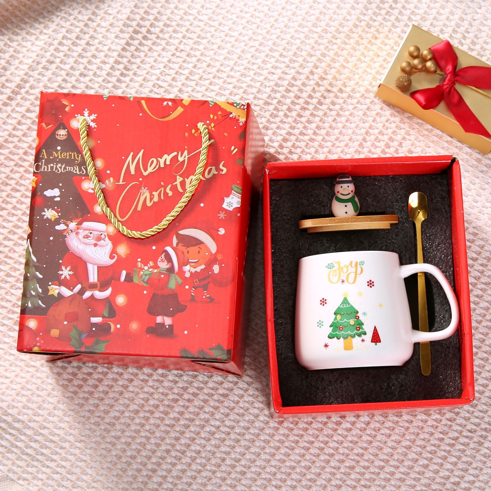 Christmas Theme Ceramic Coffee Mug with Wooden Lid, Golden Spoon & Gift Box – 400ml