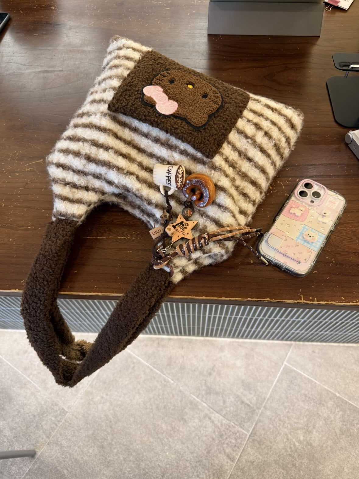 Kawaii Hello Kitty Plush Tote Bag – Soft Striped Shoulder Handbag for Girls | Cute Furry Mini Tote Purse (Pink & Brown)