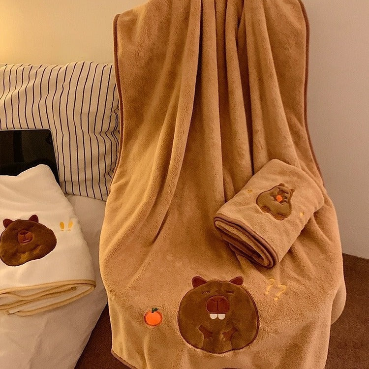Cute Capybara Bath Towel – Soft Cotton Kawaii Animal Towel for Adults & Kids (140x70cm)