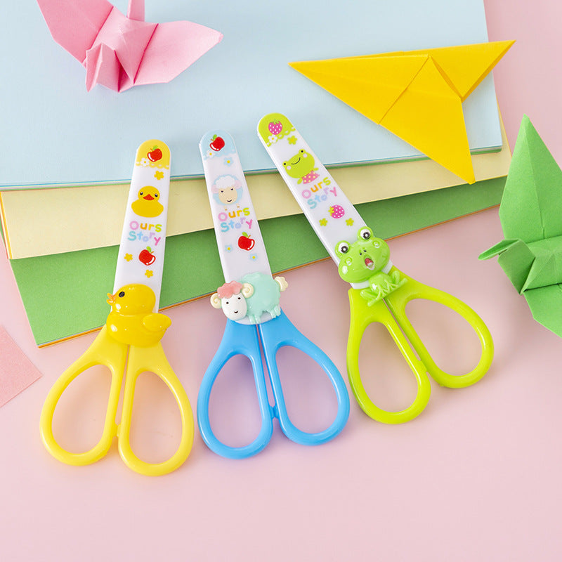 Cute cartoon small scissors primary school students handmade scissors with protective cover