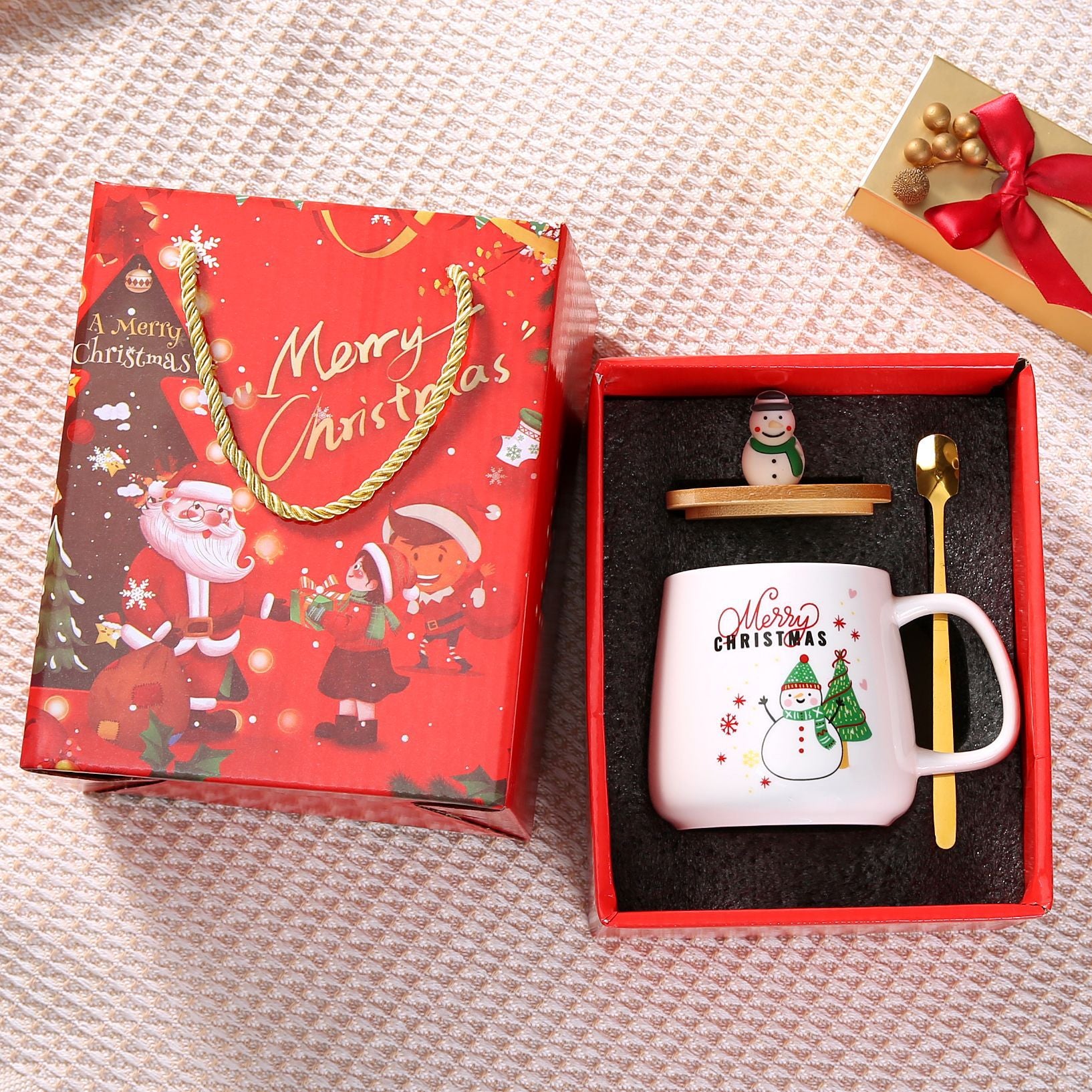 Christmas Theme Ceramic Coffee Mug with Wooden Lid, Golden Spoon & Gift Box – 400ml