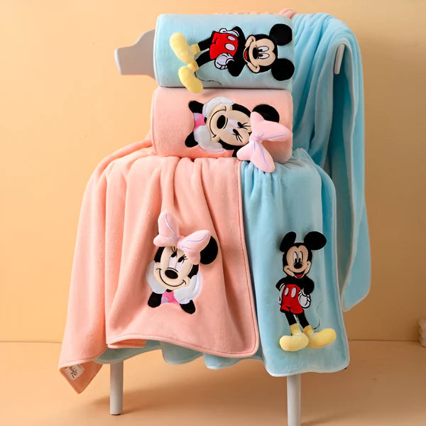 Disney Mickey & Minnie Mouse Premium Soft Bath Towel – Ultra Absorbent Cute Cartoon Kawaii Towel for Kids & Adults | Bathroom, Beach & Travel Towel