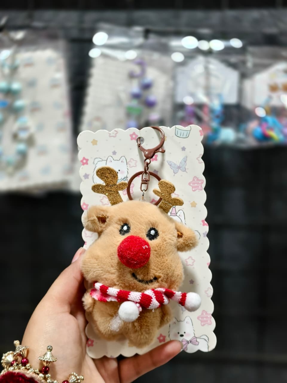 Christmas Reindeer Plush Keychain – Cute Holiday Bag Charm & Key Ring Accessory